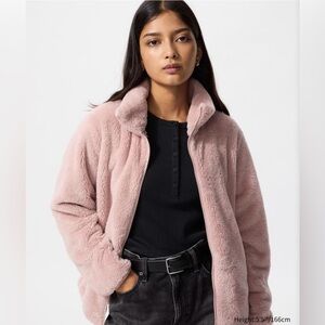 Uniqlo Women's Soft Pink Teddy Jacket